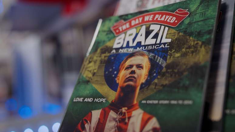 Cartaz do musical sobre o jogo de 1914, que foi apresentado em Exeter