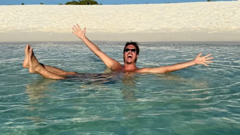 Fabio Porchat publishes photos without clothes next to his girlfriend: “Adam and Eva”