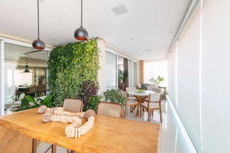 As normas do condomínio precisam ser verificadas antes de instalar persianas ou telas solares nas varandas Projeto: Isabella Nalon arquitetura e interiores |