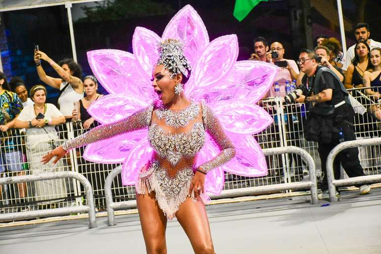 Ana Beatriz Godoi, da Rosas de Ouro 