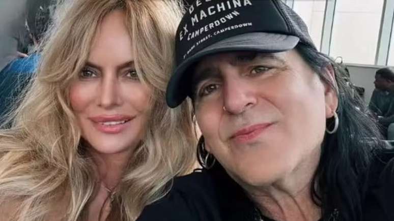 Noiva de vocalista de banda de hard rock morre após discussão; mulher caiu de cruzeiro no Caribe e corpo não foi localizado