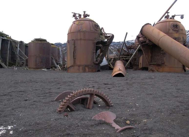 Antigas caldeiras na Whalers Bay 