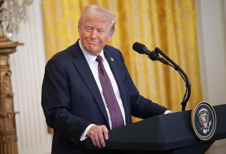 Casa Branca: Trump concorda em adiar por 1 mês tarifa para montadoras