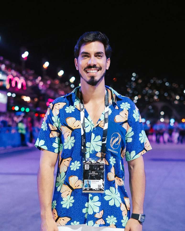 Gabriel David vira assunto na web após vitória da escola