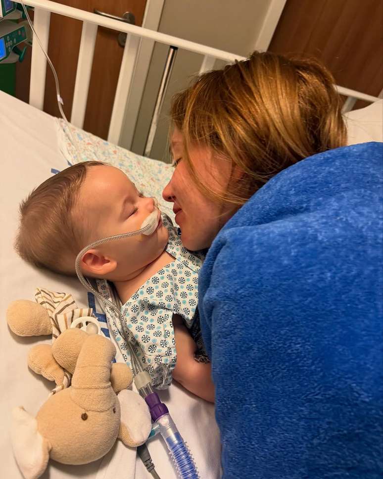 Virginia ficou cinco dias no hospital com o filho