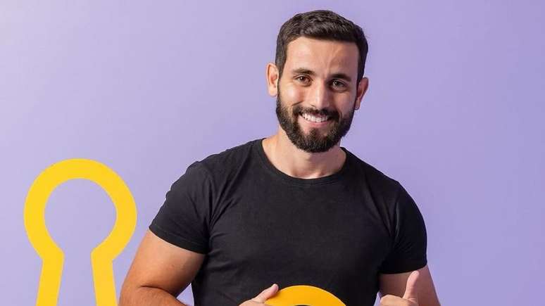 Matteus Amaral enviou mensagens para outra ex-BBB enquanto estava noivo de Isabelle Nogueira