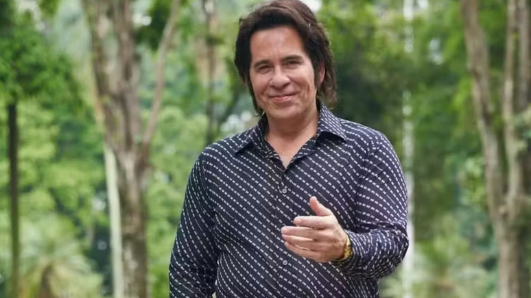 Vivendo Silvio Santos no cinema, Leandro Hassum desabafa: 'Nem eu sabia que parecia com ele'