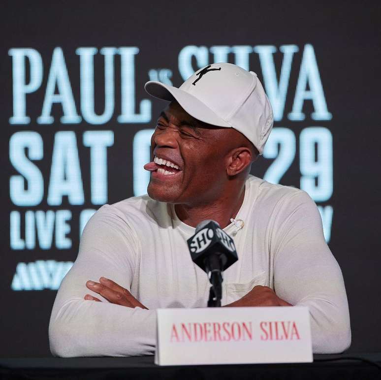 Anderson Silva na coletiva da luta contra Jake Paul 