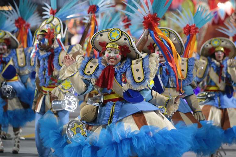 Com o enredo sobre festas juninas, a escola desfilou na segunda noite, no sábado (1º).