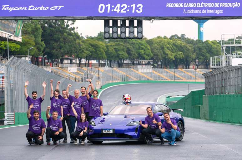 Novo Porsche Taycan: recorde em Interlagos