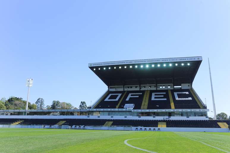 Estádio Germano Kruger. 