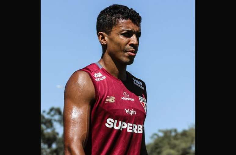 Erico Leonan / São Paulo FC - Fotheideal: Déantar Luiz Gustavo a aisghabháil ó bhriseadh ar mhéar coise