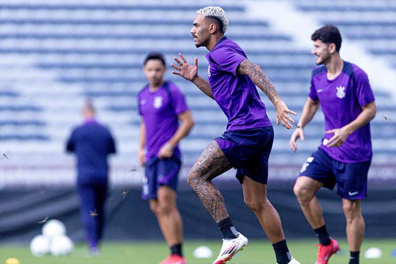 Matheuzinho em treino do Corinthians nesta sexta-feira &ndash; Rodrigo Coca / Ag. Corinthians