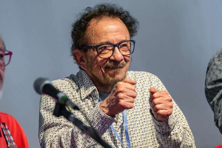 Nos anos 1970, Tom Z&eacute; cogitou abandonar a carreira de m&uacute;sico, mas diz ter sido salvo por 'armadilha' em capa de disco