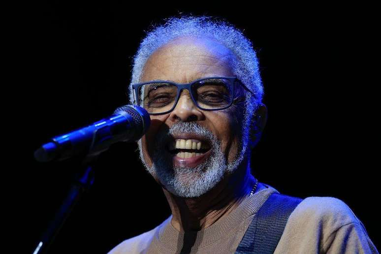 Gilberto Gil se apresenta ao vivo no palco durante o terceiro dia do Lollapalooza Brasil, no Autódromo de Interlagos, São Paulo, em 24 de março de 2024.