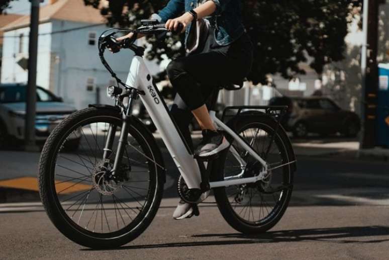 Imagem ilustrativa de bicicleta na rua