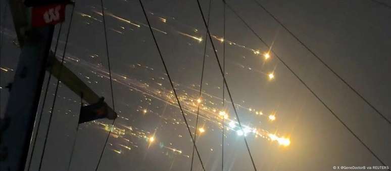 Explosão da Starship espalhou detritos pelos céus do Caribe e da Flórida, gerando desvios e atrasos em quatro aeroportos.