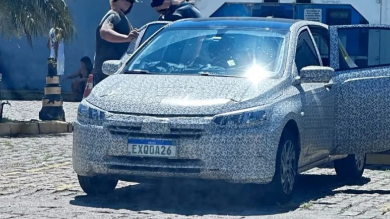 Novos Chevrolet Onix e Tracker em testes na Rodovia Carvalho Pinto (SP)