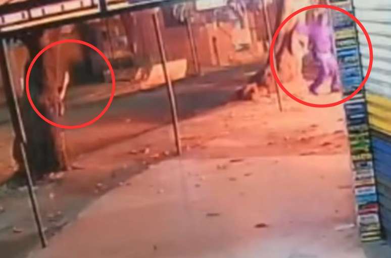 Militar aparece filmando ataque a homem em situa&ccedil;&atilde;o em rua no RJ