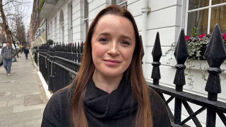 Do the headphones that cancel the noise cause the loss of hearing in young people?