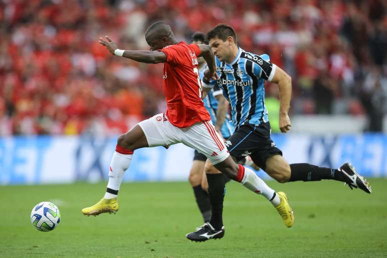 Inter e Grêmio Duel em Gre-Nal 