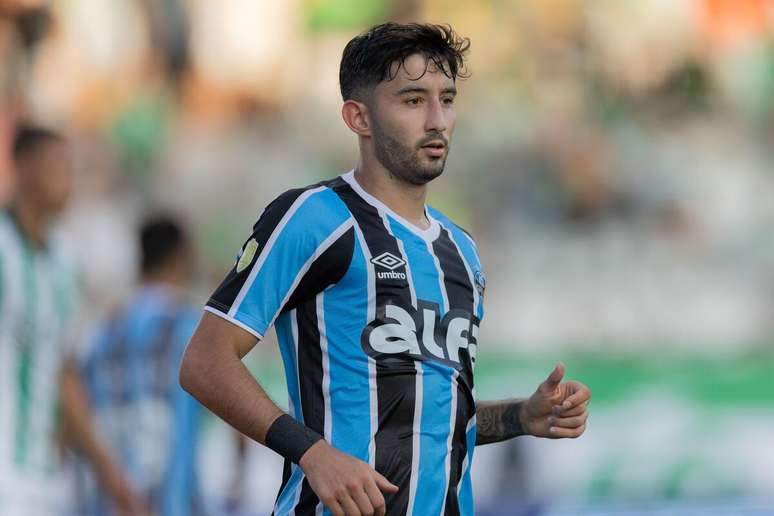 Villasanti (Grêmio) durante jogo contra o Juventude, no dia 02.03.2025