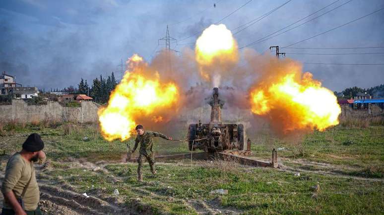 No in&iacute;cio desta semana, ocorreram combates entre as for&ccedil;as de seguran&ccedil;a s&iacute;rias e os partid&aacute;rios de Assad na regi&atilde;o costeira do pa&iacute;s.