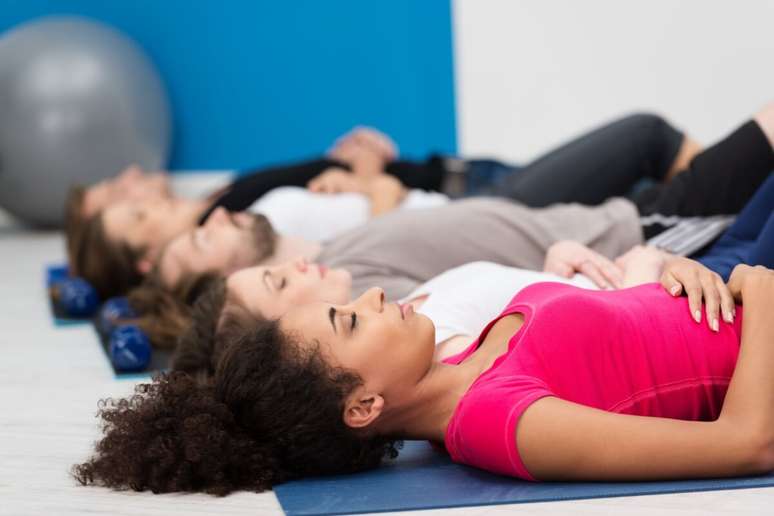 Os exercícios de respiração ajudam a reduzir a tensão 