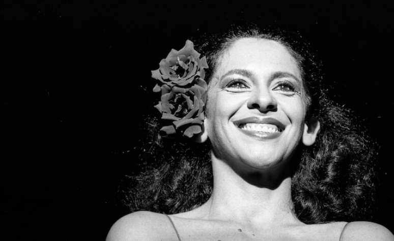 Gal Costa no show 'Gal Tropical'