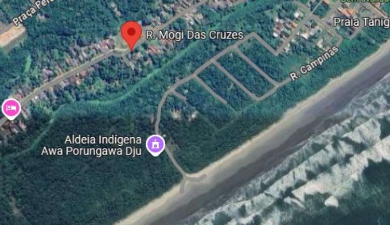 Avião caiu na Rua Mogi das Cruzes, na Praia de Gaivota, em Itanhaem