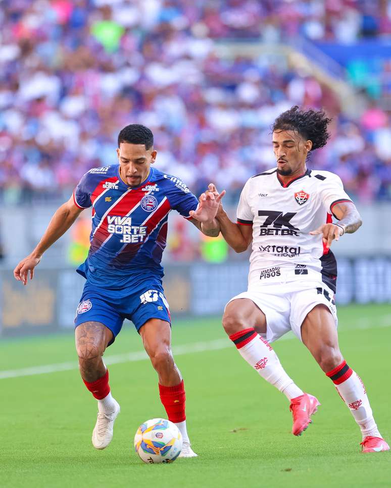 Bahia e Vitória em ação. 