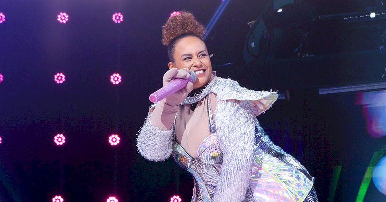 Karine Alves é a Penha no ‘The Masked Singer’