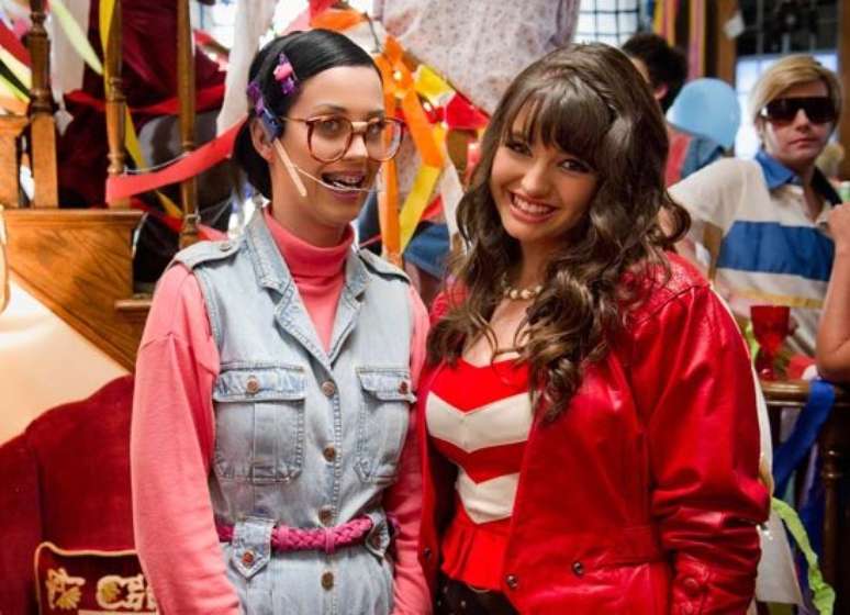 Portal Katy Perry on X: "Para quem n&atilde;o se lembra: Enquanto a internet se divertia fazendo bullying com uma adolescente, Rebecca foi convidada especial de Katy para o clipe de &ldquo;Last Friday