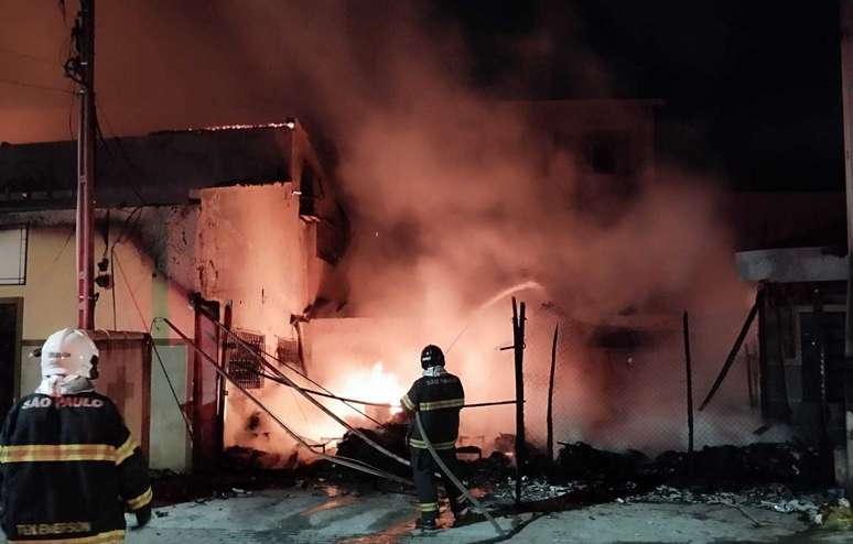 Incêndio em abrigo para pessoas vulneráveis deixa quatro mortos no interior de SP