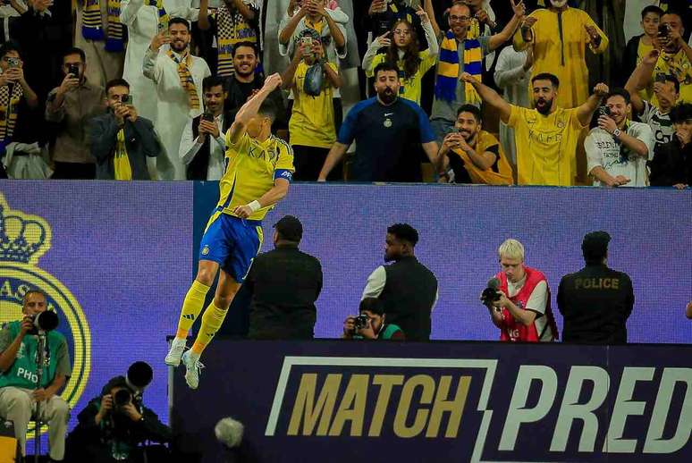 Cristiano Ronaldah celebra su objetivo en la victoria de Al-Nassr