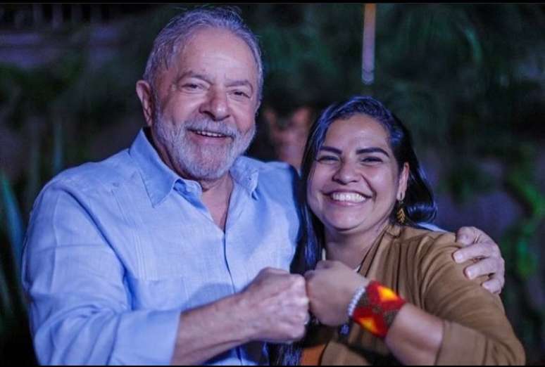 Anne Moura ao lado de Lula.
