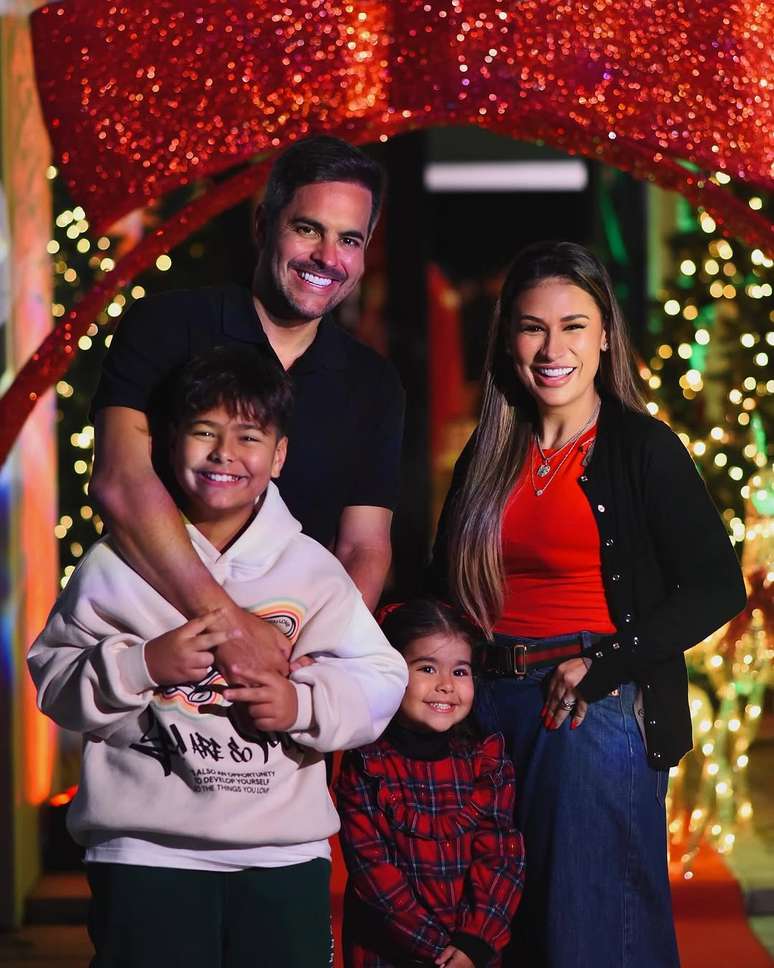 Kaká Diniz é acusado de viver com dinheiro de Simone Mendes e reage