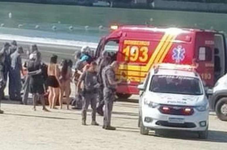 Vítima foi baleada enquanto estava com namorada na praia e morreu na hora