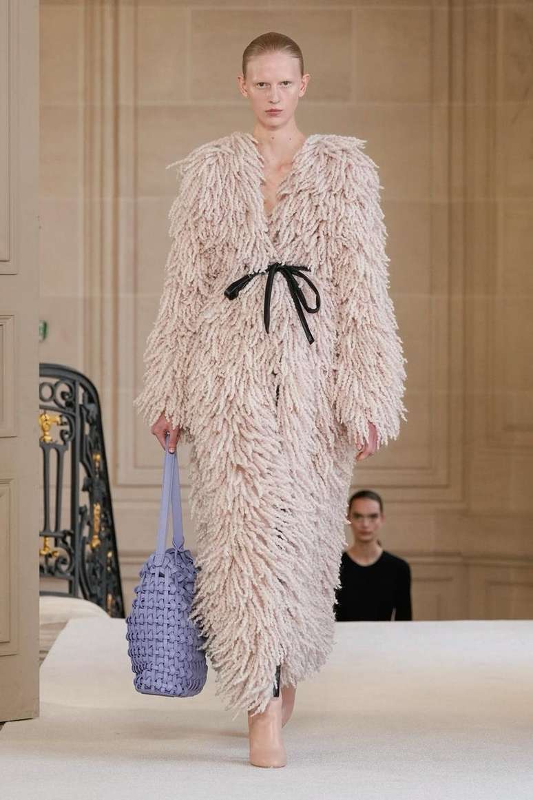 Eduarda Muehlmann para Giambattista Valli 