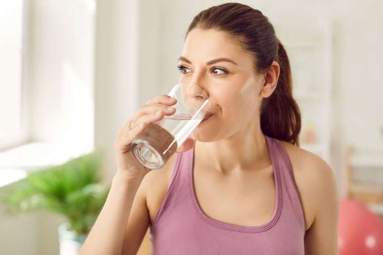 Water consumption is essential to help maintain the health of the kidneys Water consumption is essential to help maintain the health of the kidneys