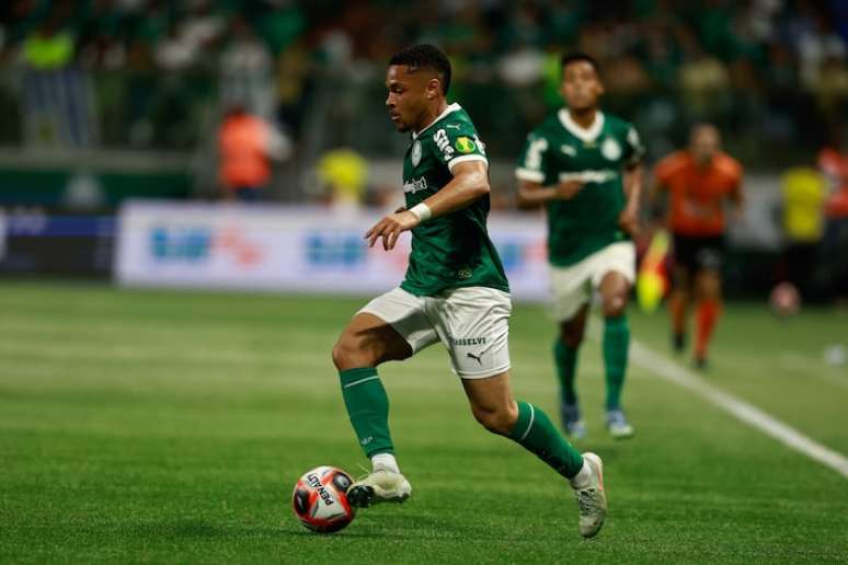Penalidade foi marcada após dividida de Vitor Roque com Arboleda na área de defesa do São Paulo.