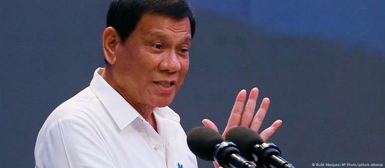 Tharla gabháil Duterte tar éis d'oifig Interpol i Manila cóip oifigiúil den bharántas gabhála TPI a fháil