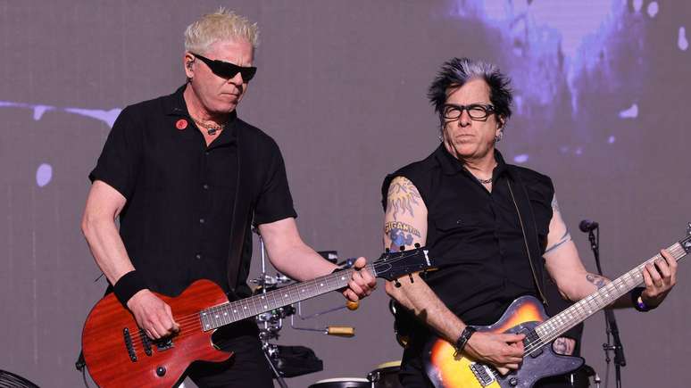 Dexter Holland e Noodles, do Offspring, durante show -