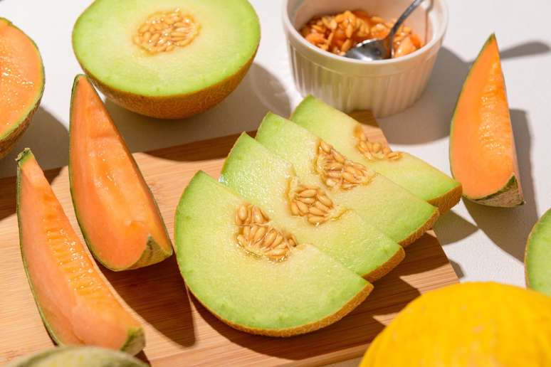 O melão tem ação antioxidante, ajudando no combate aos danos causados por radicais livres 