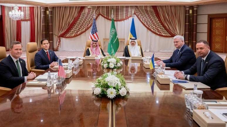 Autoridades permanecem reunidas há várias horas em Jeddah