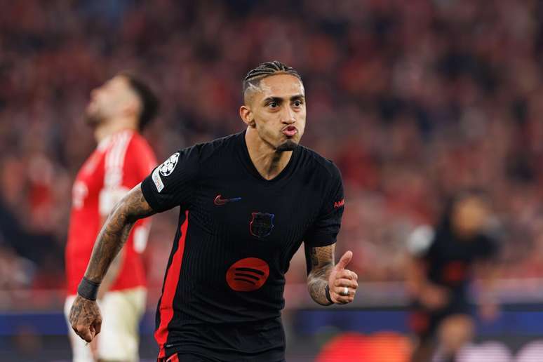 Raphinha (Barcelona) ag ceiliúradh a sprioc i gcoinne Benfica, ar 03.03.2025 