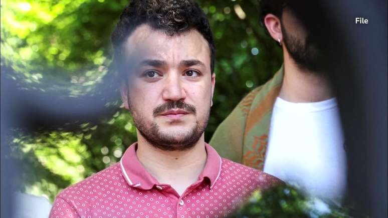 Mahmoud Khalil, estudante palestino de pós-graduação da Universidade de Columbia detido por agentes de imigração do governo Donald Trump.