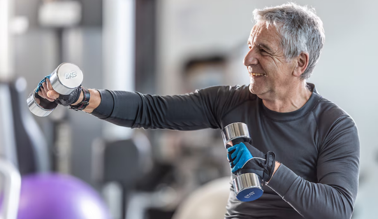 Musculação teve efeito dentro do cérebro dos idosos com comprometimento cognitivo leve