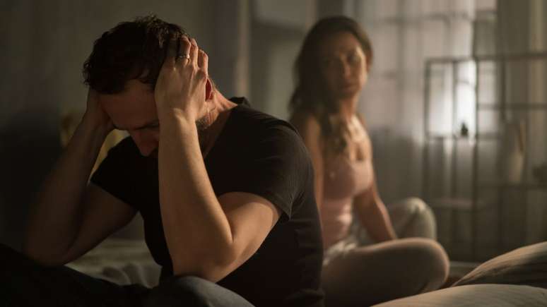 Descubra 3 simpatias poderosas para afastar a inveja e proteger seu relacionamento, com dicas da consultora esotérica da iQuilibrio