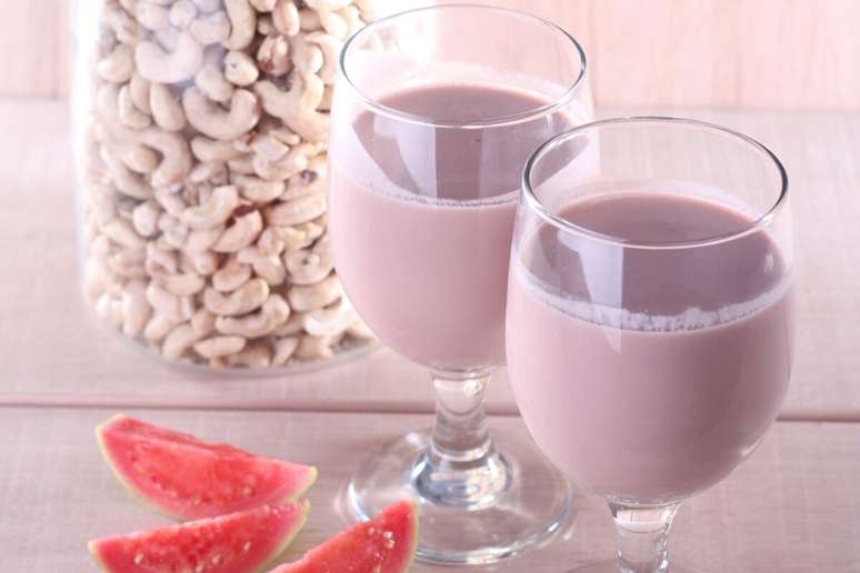Vitamina de goiaba com castanha-de-caju 